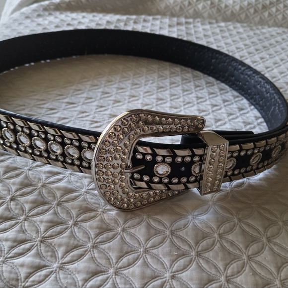 Women's bling Rodeo Cowgirl Rhinestone Leather Belt Adjustable. - Picture 6 of 6